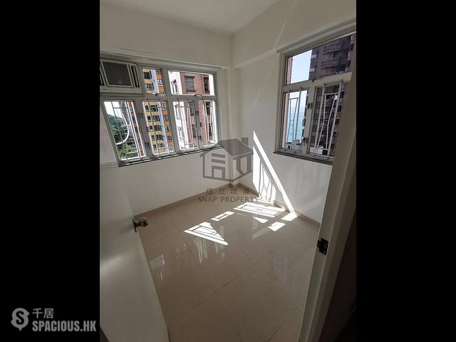 Cheung Sha Wan - On Fat Building 01