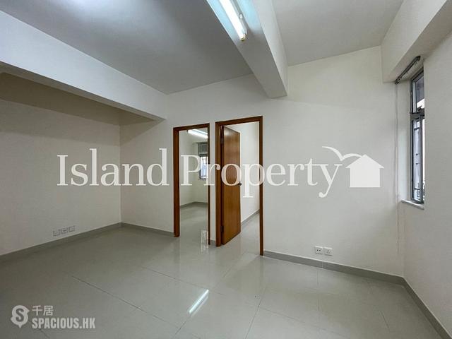 Sheung Wan - 15-19A, Upper Lascar Row 01