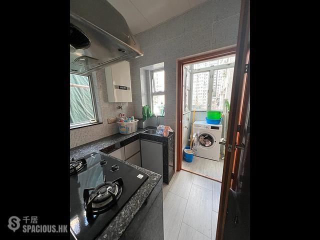 Sai Ying Pun - 220, Des Voeux Road West 01