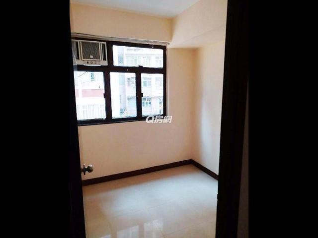 Sai Ying Pun - 393, Queen's Road West 01